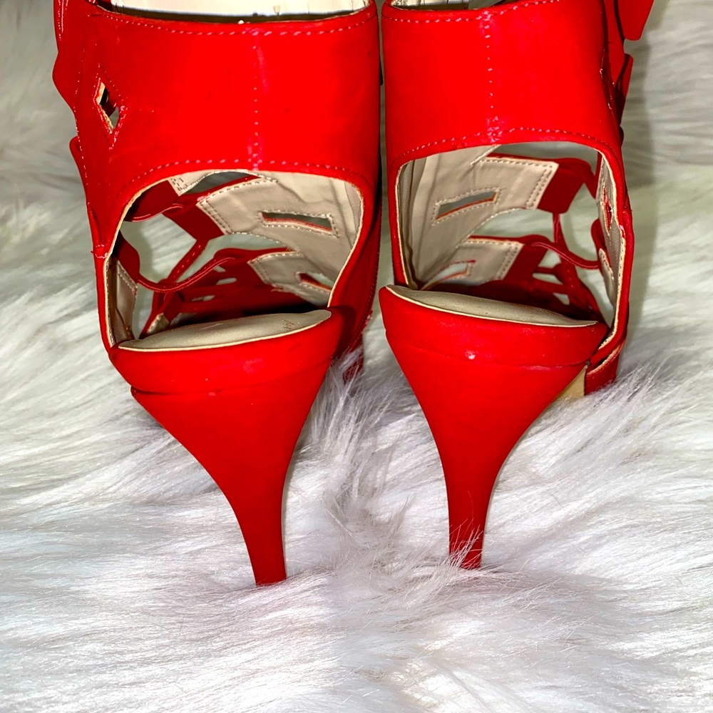 Red heels - Picture 3 of 4